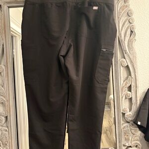 Black FIGS SCRUB SET